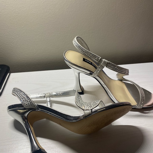 Silver Nine West heels - Picture 3 of 4
